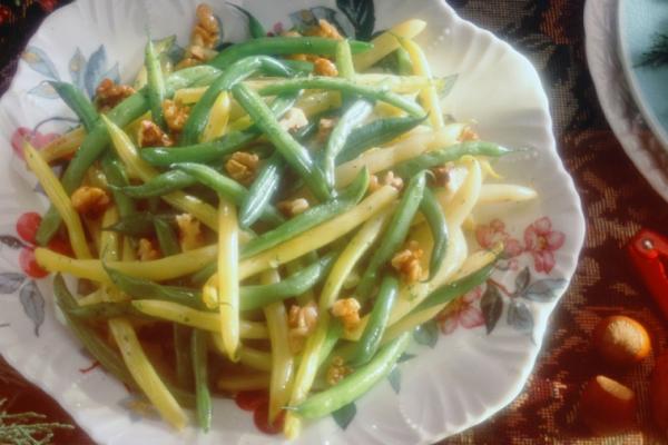 green and wax beans with nutty oil