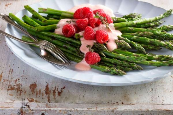 grilled asparagus with creamy raspberry and dijon vinaigrette