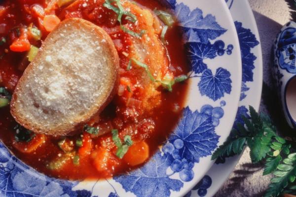 italian tomato and vegetable soup with toasted bread