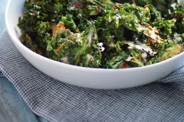 kale chips with cheddar cheese and smoked paprika