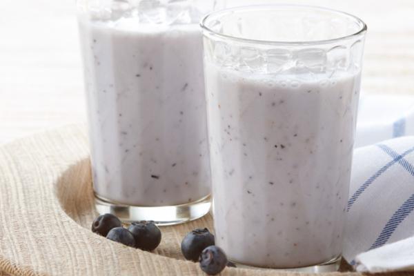 lychee blueberry smoothie