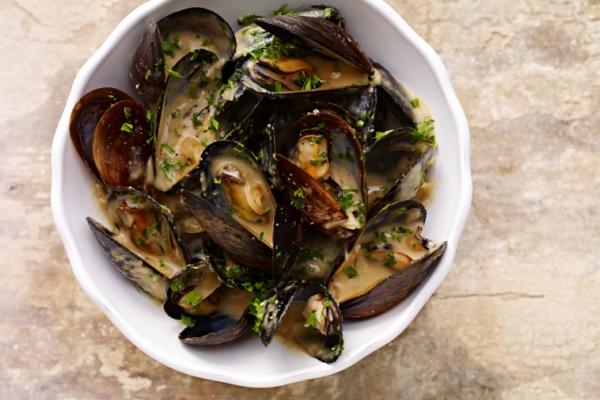 mussels with cheddar ale