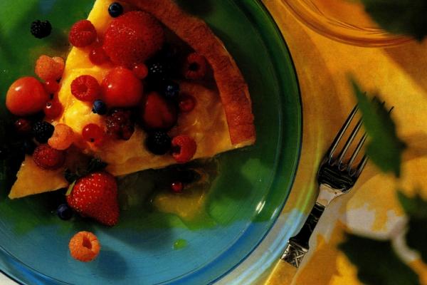 oven puff pancake with fresh fruit