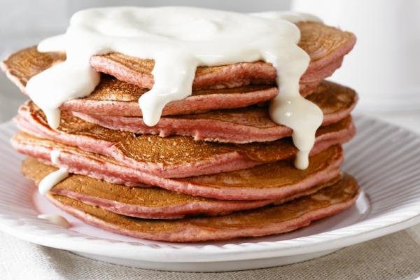 red velvet pancakes with cream cheese topping
