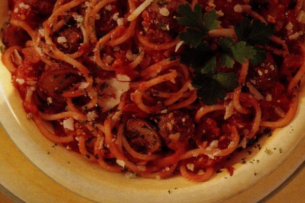 spaghetti with mini meatballs and mushrooms