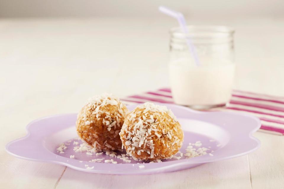Boules d’énergie aux céréales et aux dattes recipe