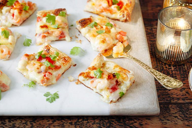 festive-seafood-pizza