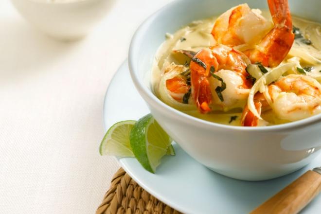 green curry shrimp with basil