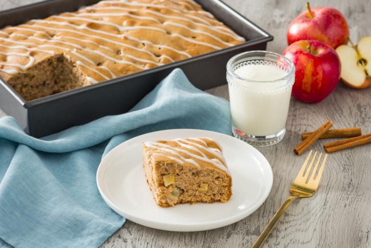 Apple Spice Snacking Cake