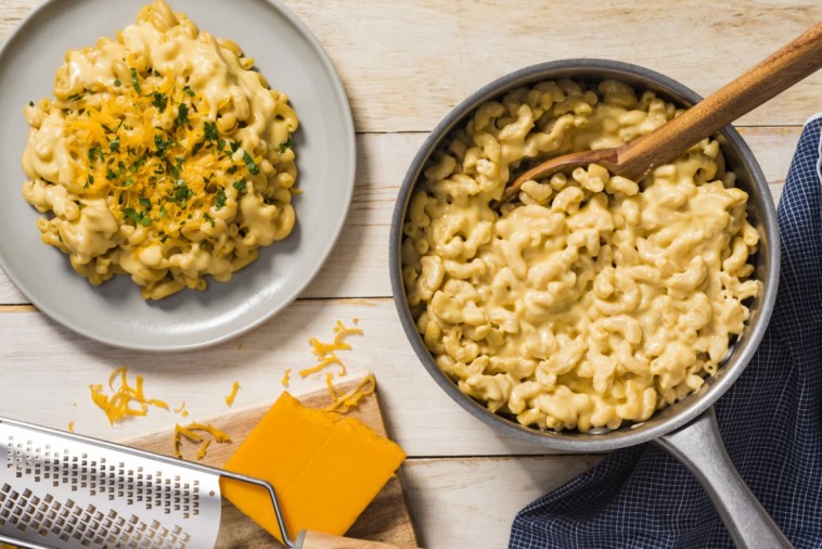 Macaroni au fromage simple et délicieux dans sa casserole 