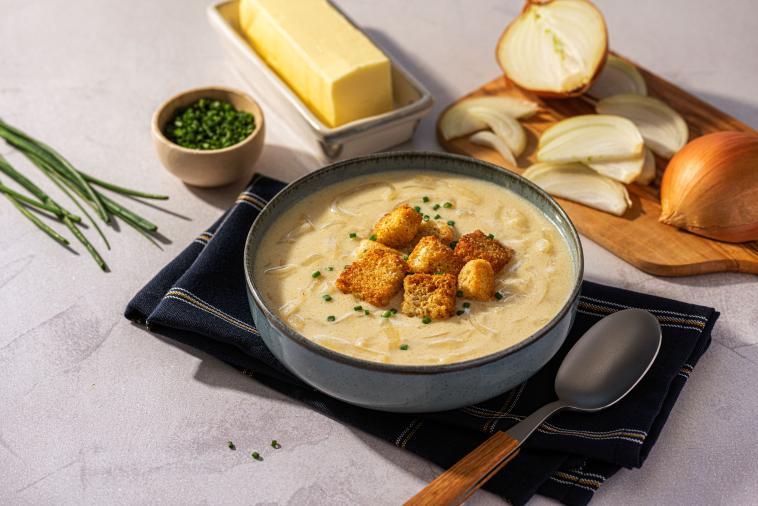Cozy Creamed Onion Soup