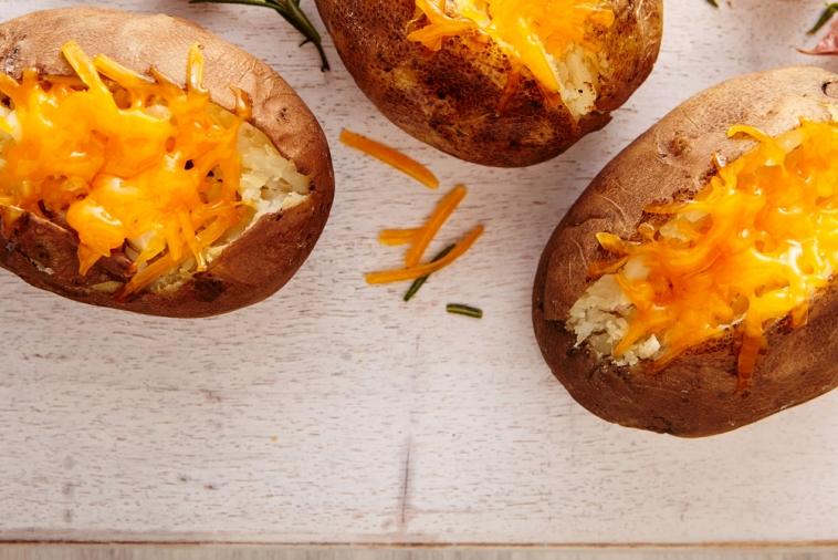 bbq garlic potatoes with cheddar bbq garlic potatoes with cheddar