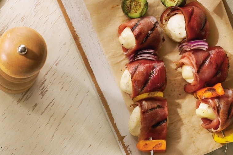 bocconcini and prosciutto brochettes