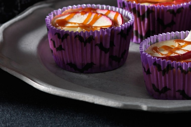 caramel apple mini cheesecakes caramel apple mini cheesecakes
