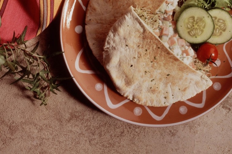 cheddar apple pita pockets