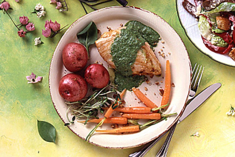 chicken breasts in a spinach pesto sauce chicken breasts in a spinach pesto sauce