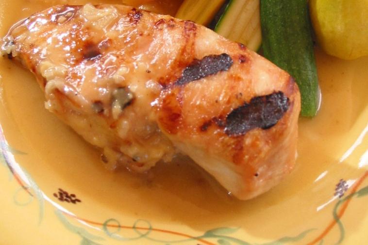 chicken breasts with honey and providence cheese sauce