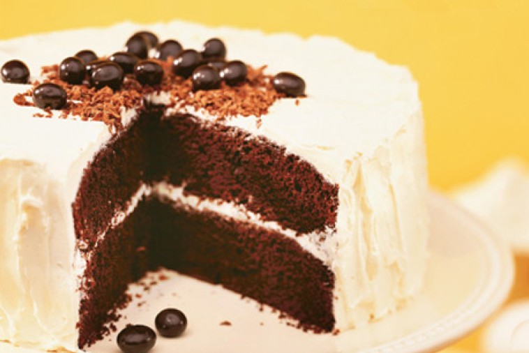 chocolate coffee cake with vanilla butter icing