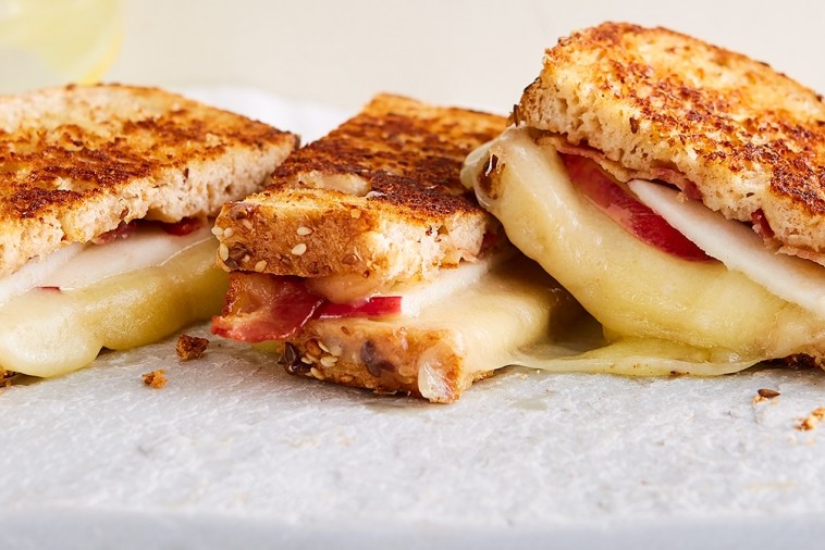 cinnamon apple butter grilled cheese