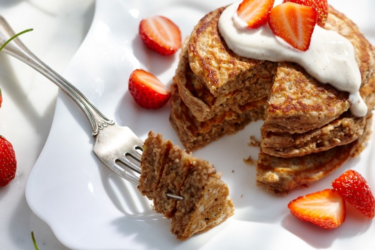 cinnamon multigrain yogurt pancakes