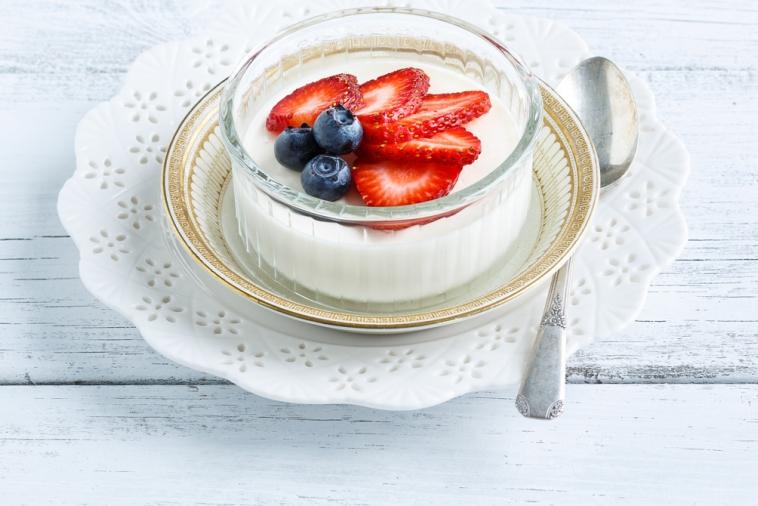 ginger panna cotta with berries