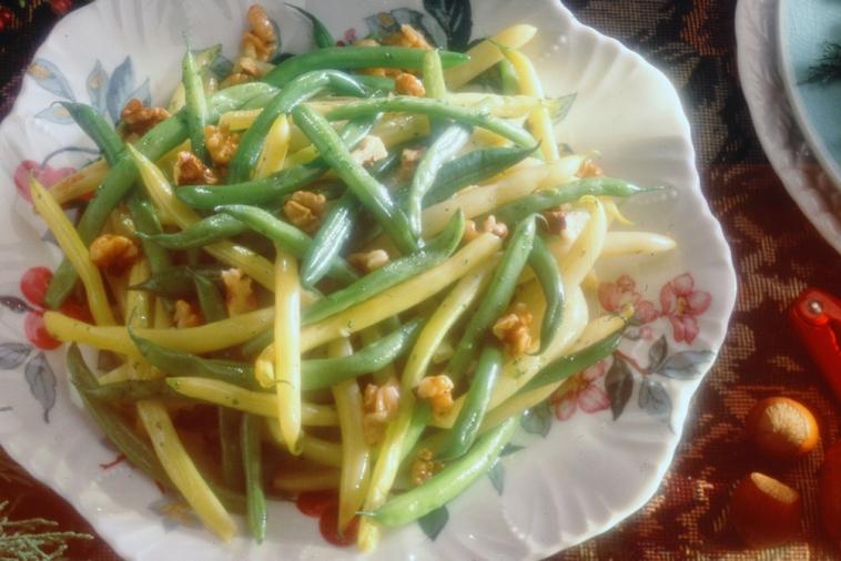 green and wax beans with nutty oil