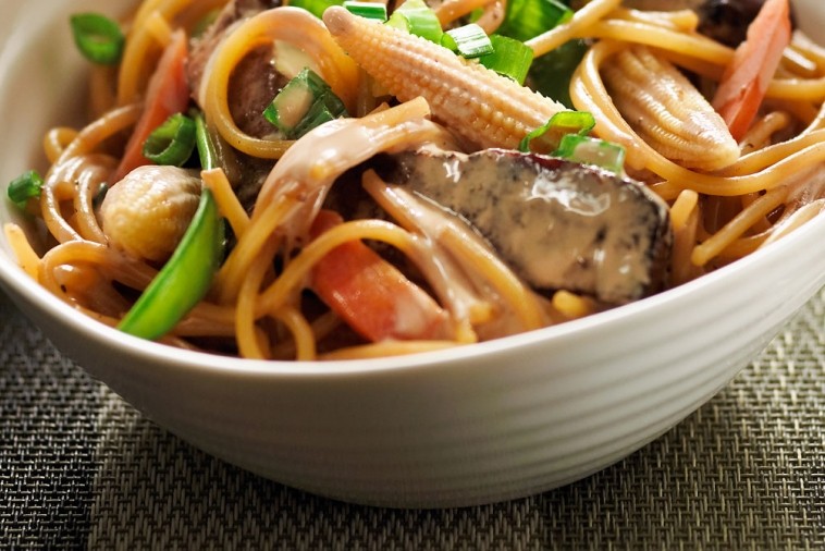 honey garlic beef noodle bowl honey garlic beef noodle bowl