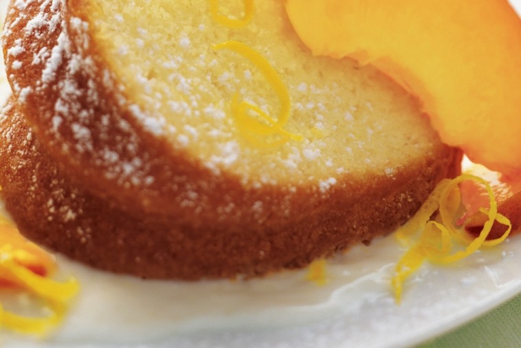 lemon cake with sliced peaches