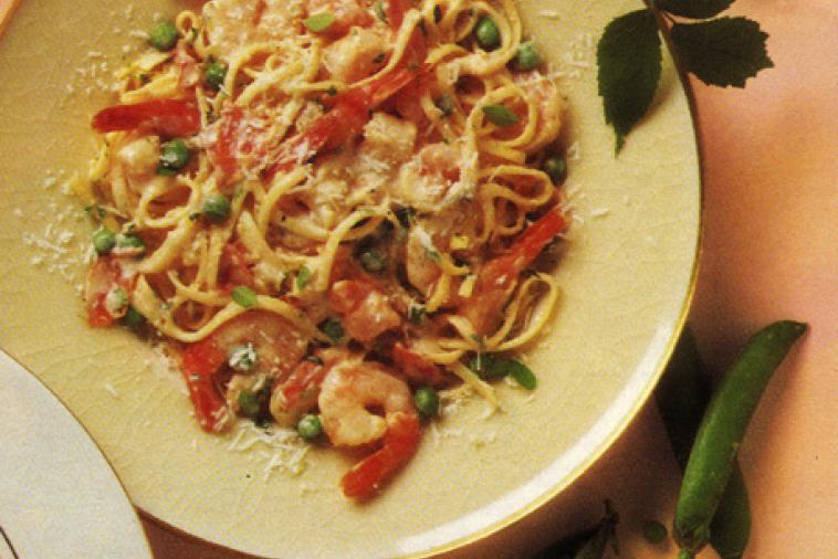 linguine with shrimp and peas in creamy tomato sauce