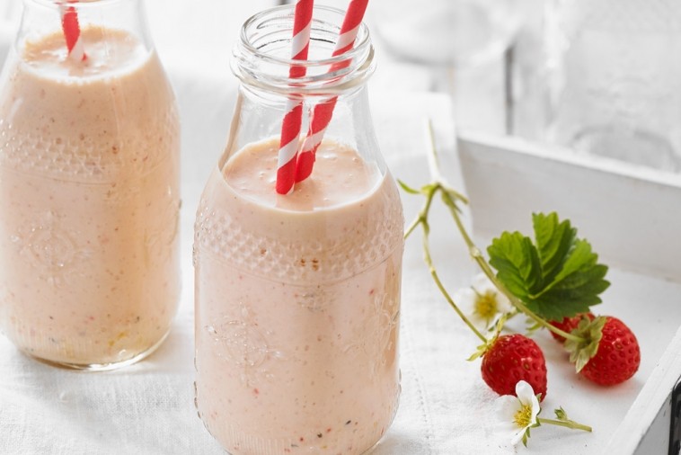 mango strawberry smoothie mango strawberry smoothie