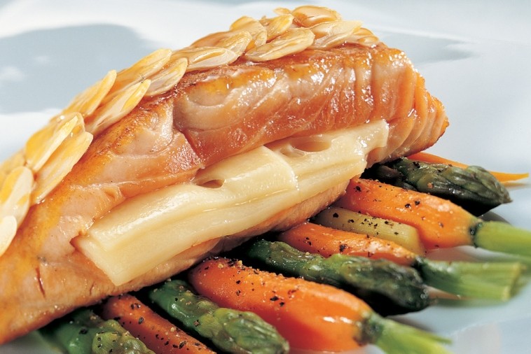 maple salmon fillet with melted swiss and an almond crust Maple salmon fillet stuffed with a slice of swiss cheese