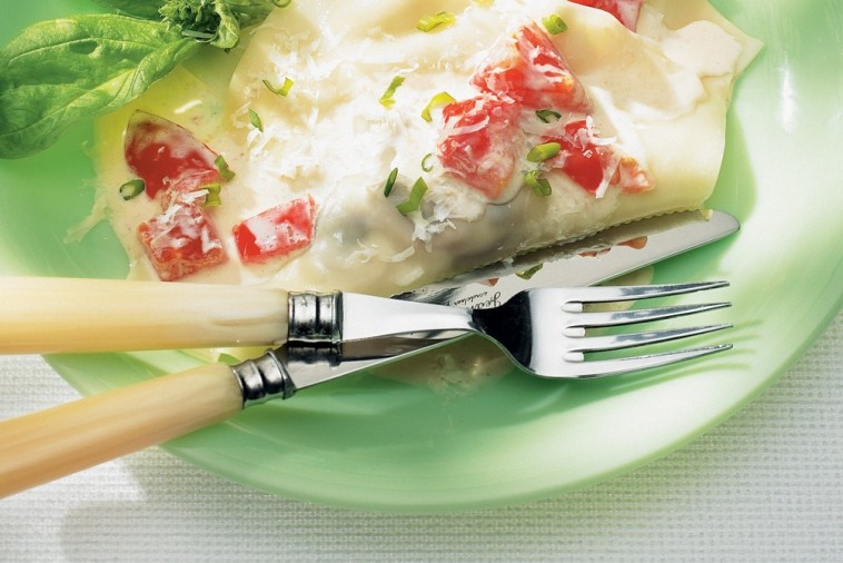 mushroom ravioli in fresh tomato cream sauce