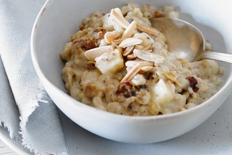 Oatmeal with Apples and Dates | Canadian Goodness