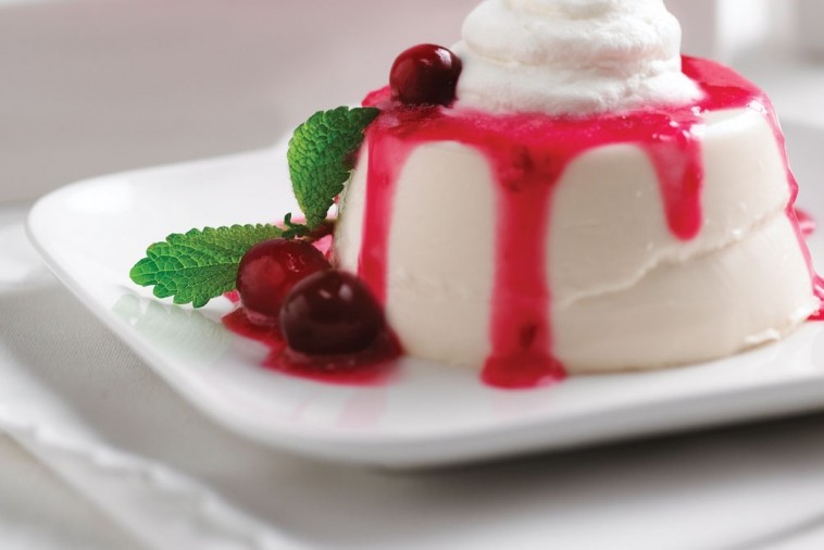 panna cotta with cranberry coulis