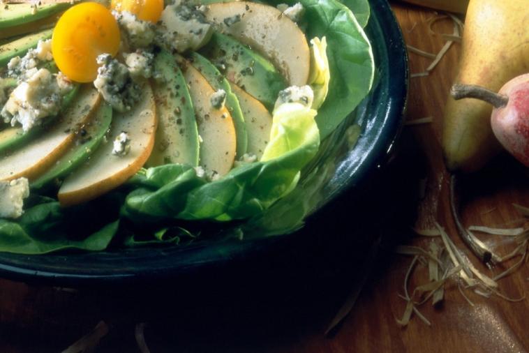 pear avocado and blue ermite cheese salad
