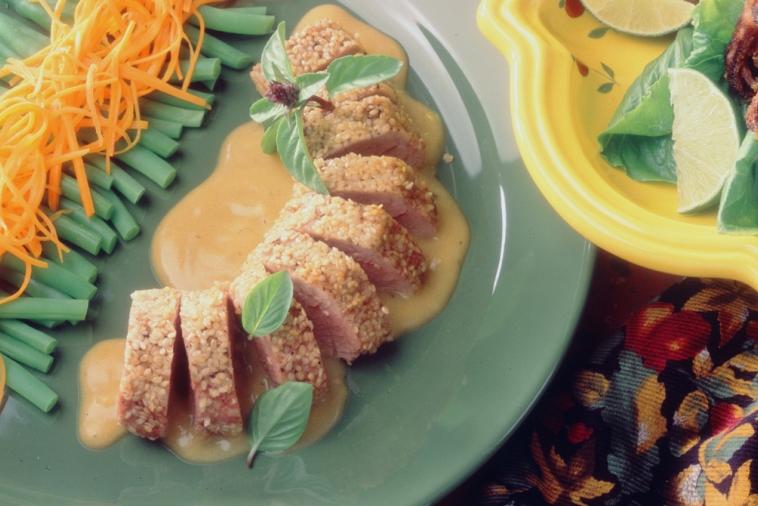 pork tenderloin with sesame seeds and mustard sauce
