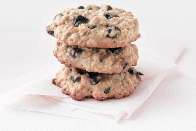 soft chewy oatmeal chocolate chip cookies