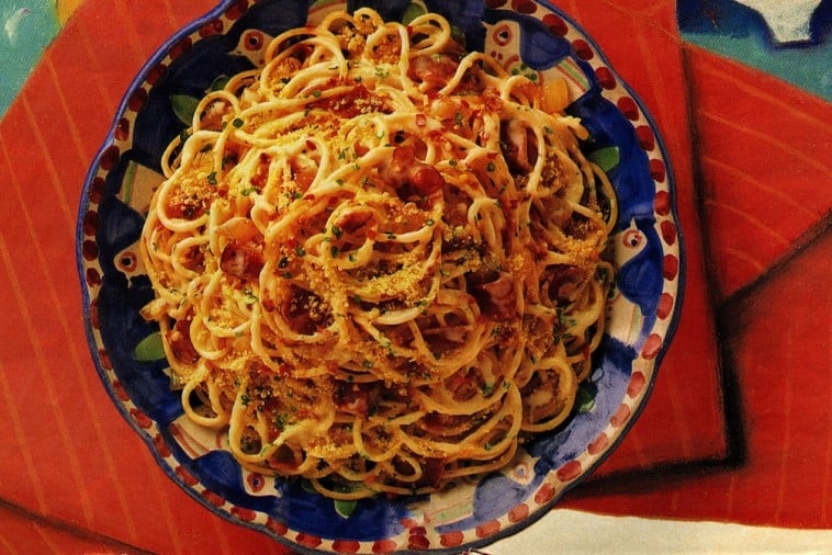 spaghetti with crispy bacon and cheese sauce spaghetti with crispy bacon and cheese sauce