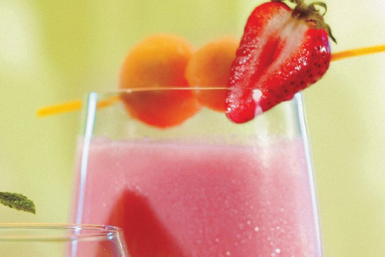 strawberry cantaloupe smoothie strawberry cantaloupe smoothie